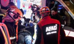 Pikapla Kamyonet Çarpıştı, araca sıkışan şoför yaralandı