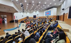 Batman Üniversitesi'nde "Narkogençlik" ve "En İyi Narkotik Polisi; Anne" Eğitimleri Verildi