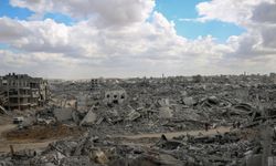 Gazze'de hava saldırıları, topçu atışları ve ev yıkımları sürüyor