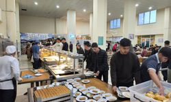 Ailelerinden Uzakta Ama Yalnız Değiller! Seyyid Bilal Yurdunda İftar Coşkusu!