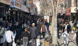 Çarşı ve AVM’lerde Bayram Hareketliliği