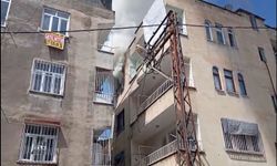 Diyarbakır'da 3 katlı apartmanda yangın