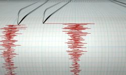 İtalya'da 5,2 büyüklüğünde bir deprem