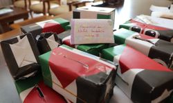 Kendileri küçük yürekleri kocaman: Öğrenciler kumbaralarını Gazze'ye bağışladı