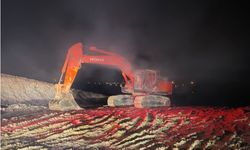 Kundaklanan İş Makinesi Kullanılamaz Hale Geldi