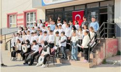 Kur'an'a geçen öğrencilere Kur'an-ı Kerim hediye edildi