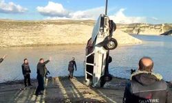 Oymataş’ta Suya Gömülen Araç Mıknatıs Yöntemiyle Çıkarıldı