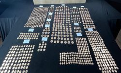 Piyasaya sürülmek istenen 977 parça sahte altın ele geçirildi