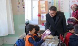 Rektör Demir, Miniklerle Buluştu