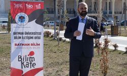 Sınavda Öğrenciler Ter Döktü, Veliler Yapay Zekâyı Dinledi