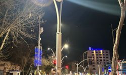 AYDINLATMA DİREKLERİ BAKIM VE ONARIMDAN GEÇİYOR