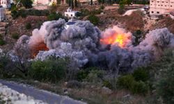 Sîyonîst agirbestê îxlal dikin: Li başûrê Lubnanê wêranî berdewam dike