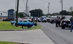 ABD'de bir araç kalabalığın için daldı: 15 yaralı