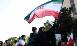 Ateşkes sonrası Tahran'da sokaklarında zafer hareketliliği