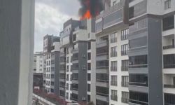 Bursa'da 8 katlı apartmanda yangın: Kurtarma çalışmaları sürüyor