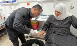 İluh Devlet Hastanesi’nde Parmağına Yüzük Sıkışan Ninenin İmdadına İtfaiye Yetişti