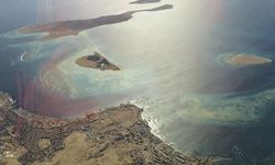 İran, Hürmüz Boğazı'nda tanker geçişlerini askıya aldı