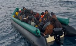 İzmir açıklarında 43 düzensiz göçmen yakalandı