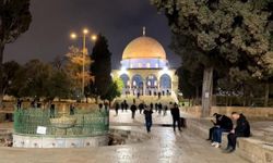 Mescid-i Aksa 40 gün sonra açıldı: İşgalin kapattığı kapılar sabah ezanıyla aralandı