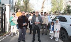 Mevlid'i Nebi etkinliği öncesi Batman'da davet broşürleri kapı kapı dağıtılıyor