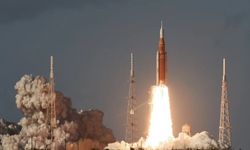NASA, 54 yıl sonra Ay'a insanlı uçuşu başlattı