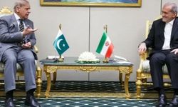 Pakistan Başbakanı Şerif ile İran Cumhurbaşkanı Pezeşkiyan görüştü