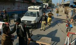 Pakistan'da polis karakoluna saldırı: 5 ölü, 13 yaralı