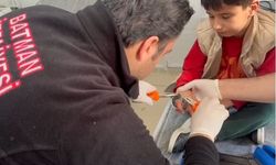 Sıkışan Metal Cisim Kesilerek Çıkarıldı