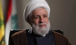 Serokê Hîzbullahê Qasim: Em ê teslîm nebin û meydana herbê terk nekin