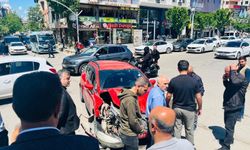 Batman’da Dörtyol Kavşağında Kaza: Yaşlı Bir Kadın Hafif Yaralandı