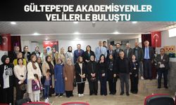 Gültepe’de Akademisyenler Velilerle Buluştu