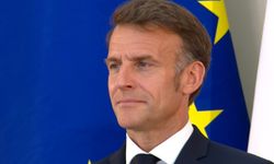 Macron, Pezeşkiyan ile görüştü