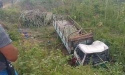 Myanmar'da kamyon aşırı hız sonucu devrildi: 16 ölü, 21 yaralı