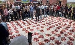 Örnek dayanışma geleneği: Kurban etleri mahalledeki tüm hanelere ulaştırılıyor