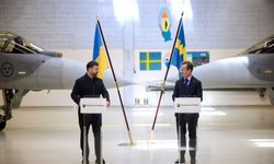 Ukrayna İsveç'ten Gripen savaş uçakları alıyor