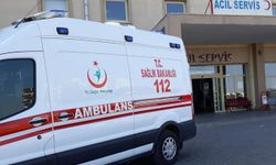 Yağmurda kayganlaşan yolda tur otobüsü kaza yaptı: 16 yaralı