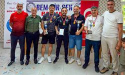 Raketler Dostluk İçin Sallandı