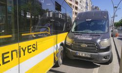 Batman'da belediye otobüsü ile minibüs çarpıştı