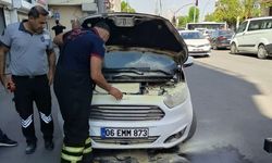 Cumhuriyet Bulvarı'nda Seyir Halindeki Araç Alev Aldı
