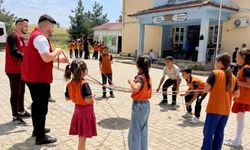 Gençlik Merkezleri Sınır Tanımıyor: Köy Okullarında "Merkezim Her Yerde" Coşkusu!