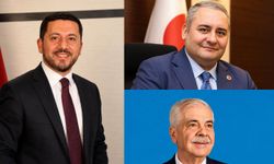 Üç belediye başkanı AK Parti'ye katıldı
