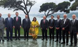 Bakan Uraloğlu, Pakistanlı bakanlarla İstanbul'da bir araya geldi