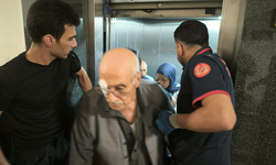 Batman Eğitim ve Araştırma Hastanesi’nde Asansörde Mahsur Kalan Vatandaşları İtfaiye Kurtardı