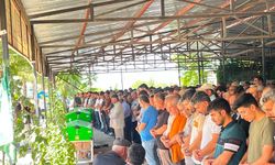 Saldırıya Uğradıkları Mezarlıkta Gözyaşlarıyla Defnedildiler
