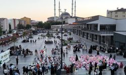 Ağrı'da yüzlerce çocuk 'Hayat Namazla Güzeldir' etkinliğine katıldı