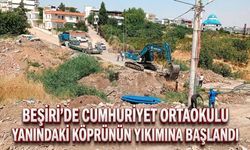 Beşiri’de Cumhuriyet Ortaokulu Yanındaki Köprünün Yıkımına Başlandı