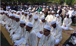 Bitlis'te ilimlerini tamamlayan  54 alim ve hafıza icazet verildi