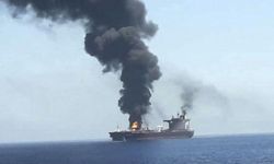 Umman açıklarında petrol tankeri vuruldu