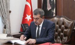 Bakan Tekin: İyi ki varsınız iyi ki evlatlarımızın ellerinden sımsıkı tutuyorsunuz