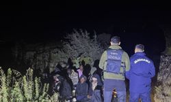 İzmir'de 25 düzensiz göçmen yakalandı
